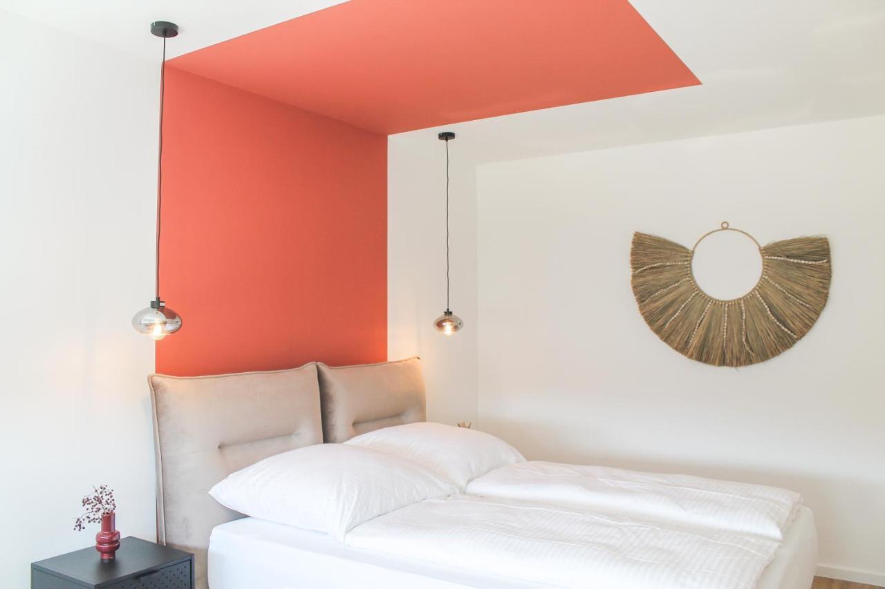 African-Style Apartment - Stadtnah, Parkplatz, E-Ladestation Fuer Auto & Fahrraeder, Gitterbox Fuer Fahrraeder, Fitnessstudio Koblenz  Eksteriør billede